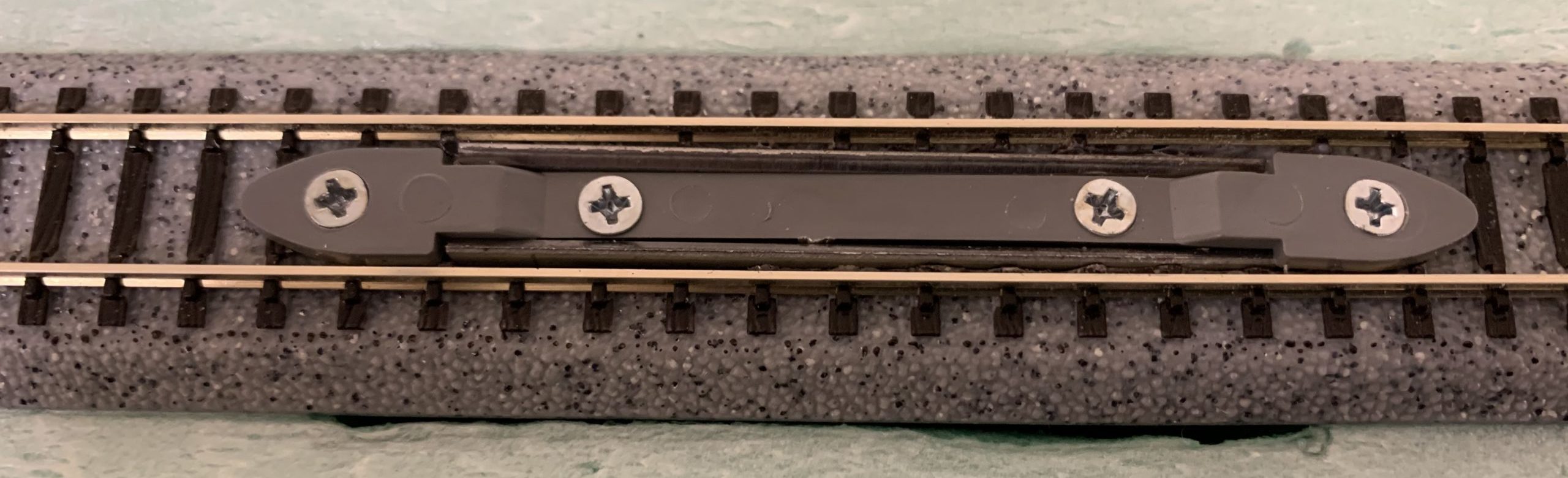 Kadee #708 Thru-The-Ties Delayed Electric Uncoupler Kit - HOn3 Scale Track